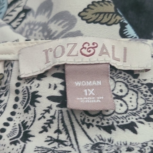 [Roz & Ali] Blue Floral Scoop Neck Batwing Blouse - Size 1X - Picture 8 of 10